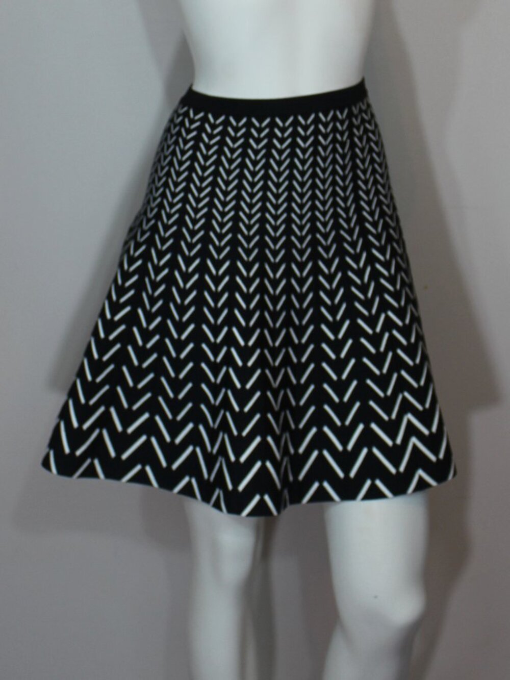 Ohne Titel  skirt black white fit flare size large